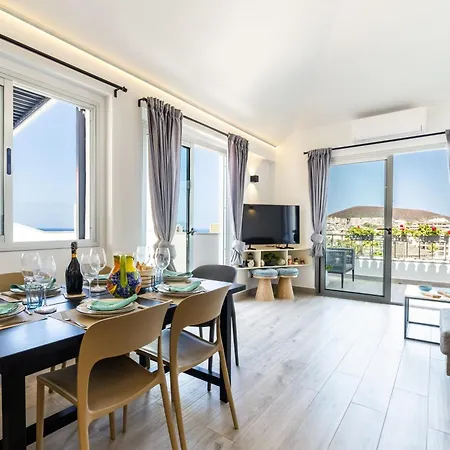 Апартаменты La Casa De Playa - Atico Con Jacuzzi Y Vista Mar *