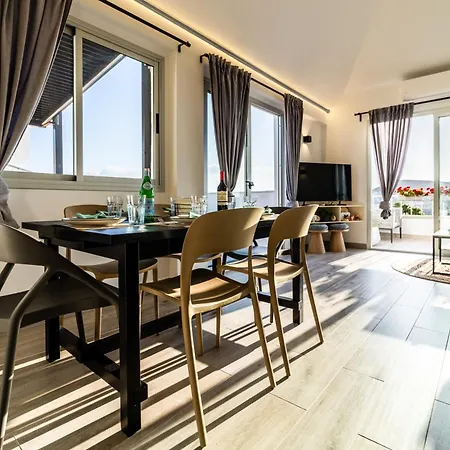 La Casa De Playa - Atico Con Jacuzzi Y Vista Mar לוס כריסטיאנוס