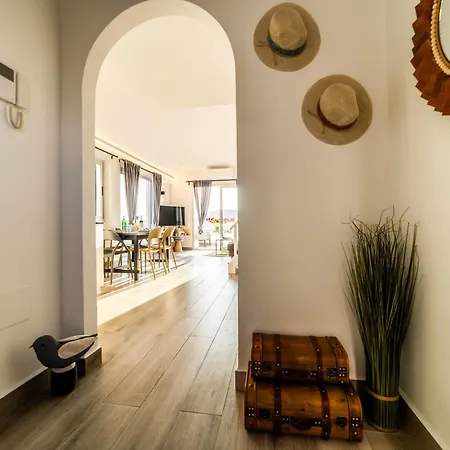 La Casa De Playa - Atico Con Jacuzzi Y Vista Mar Los Cristianos (Tenerife)