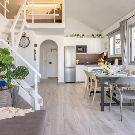 La Casa De Playa - Atico Con Jacuzzi Y Vista Mar Apartman