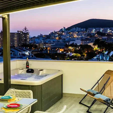 Lägenhet La Casa De Playa - Atico Con Jacuzzi Y Vista Mar Los Cristianos (Tenerife)
