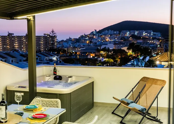 Lejlighed La Casa De Playa - Atico Con Jacuzzi Y Vista Mar Los Cristianos (Tenerife)