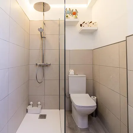 Apartamento La Casa De Playa - ático Con Jacuzzi Y Vista Mar Los Cristianos (Tenerife)